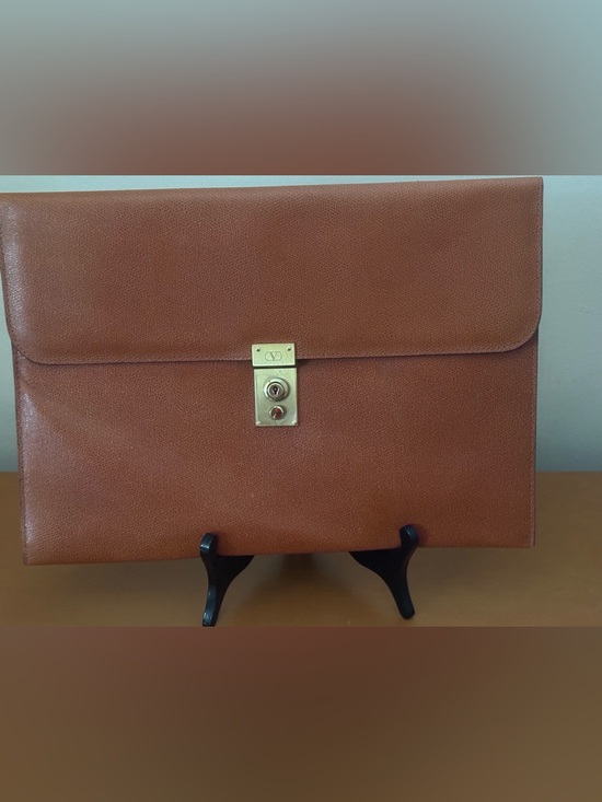 Handbags - VTG Valentino Garavani Classic Brown Leather EnvelopeClutch Bag W/Gold Hardware